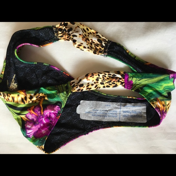 Victoria’s Secret bikini - Picture 6 of 8